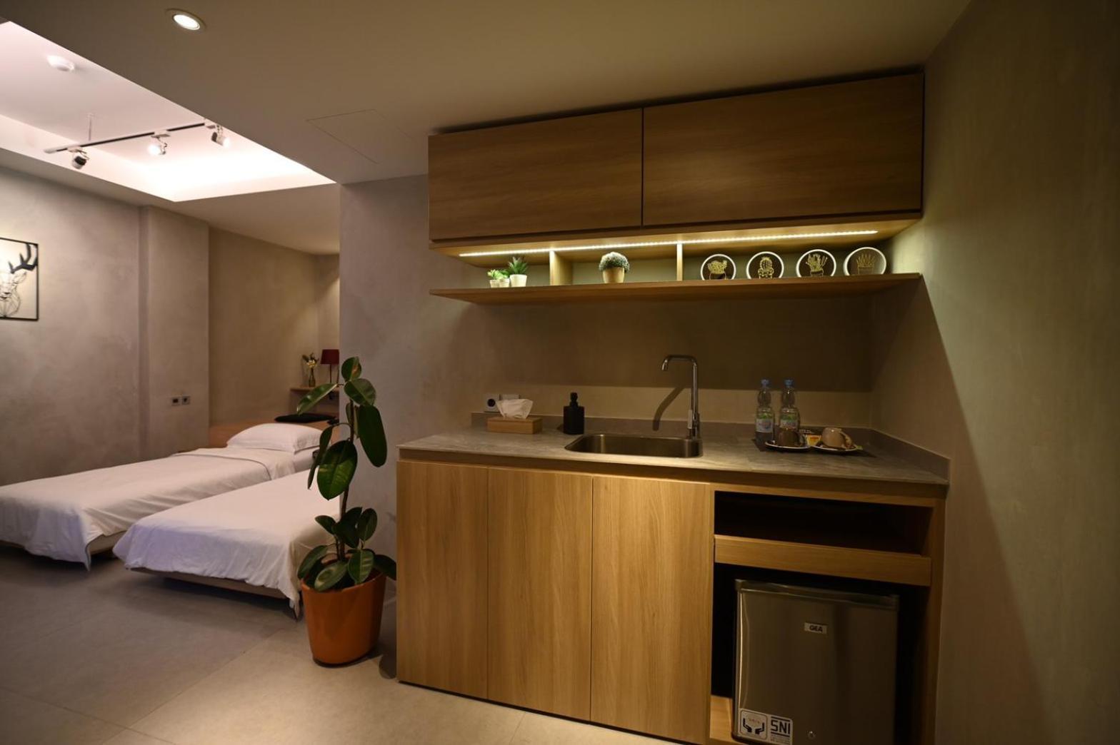 Nostoi Hotel Джакарта Екстериор снимка