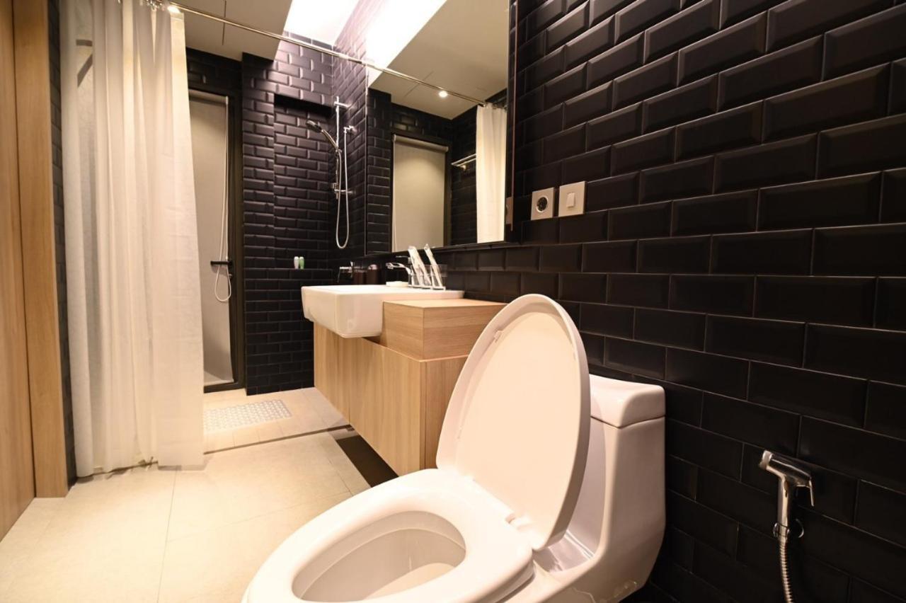 Nostoi Hotel Джакарта Екстериор снимка