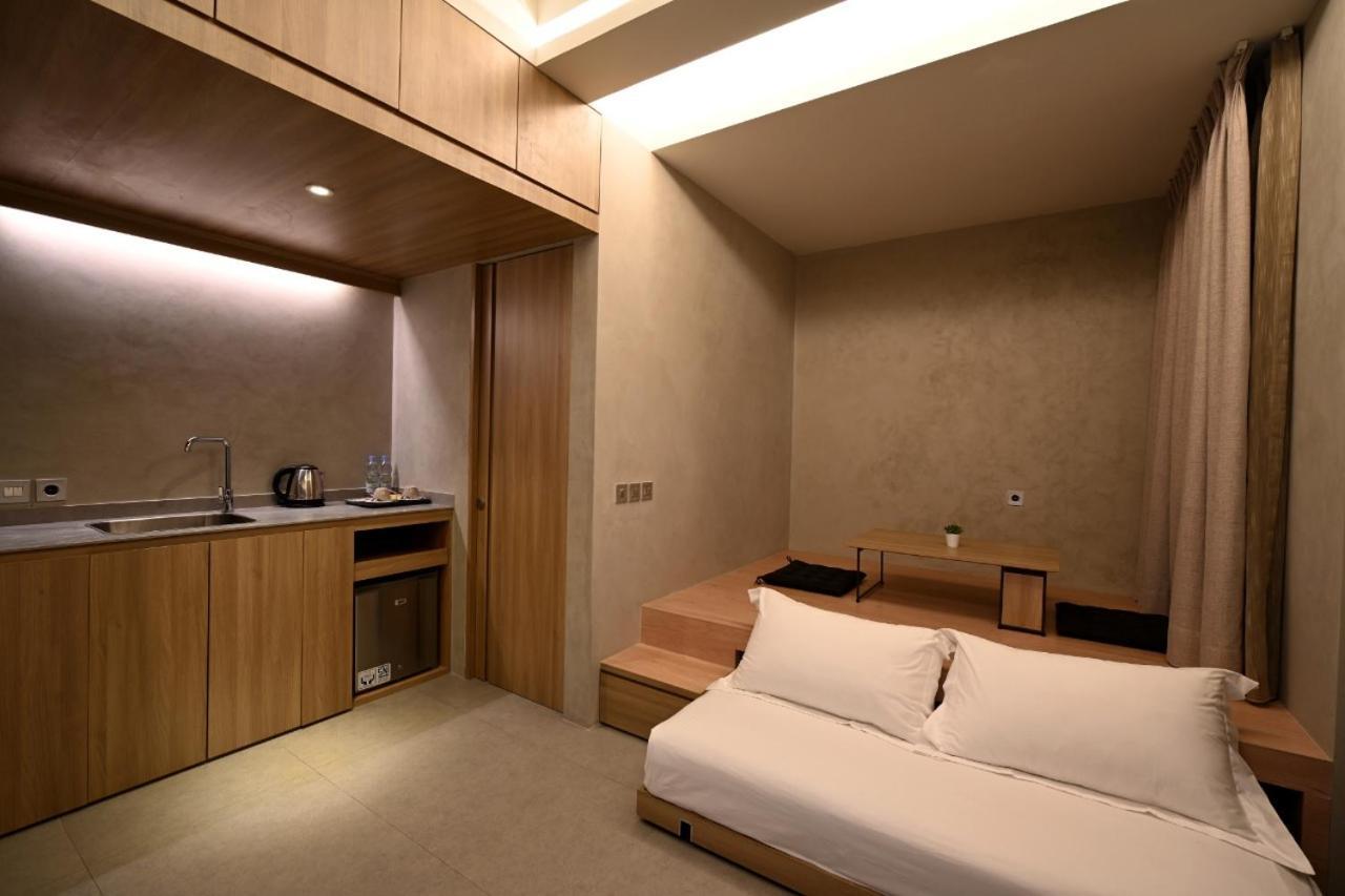 Nostoi Hotel Джакарта Екстериор снимка